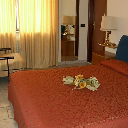 Hotel 2000 3*