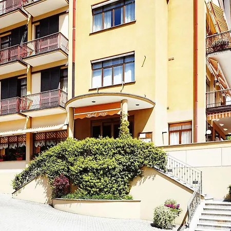 2000 Hotel 3*