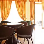 Hotel 2000