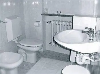 2000 Ξενοδοχείο