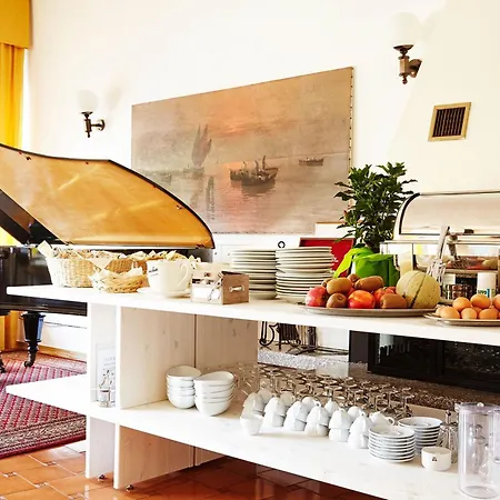 Отель 2000 Граведона